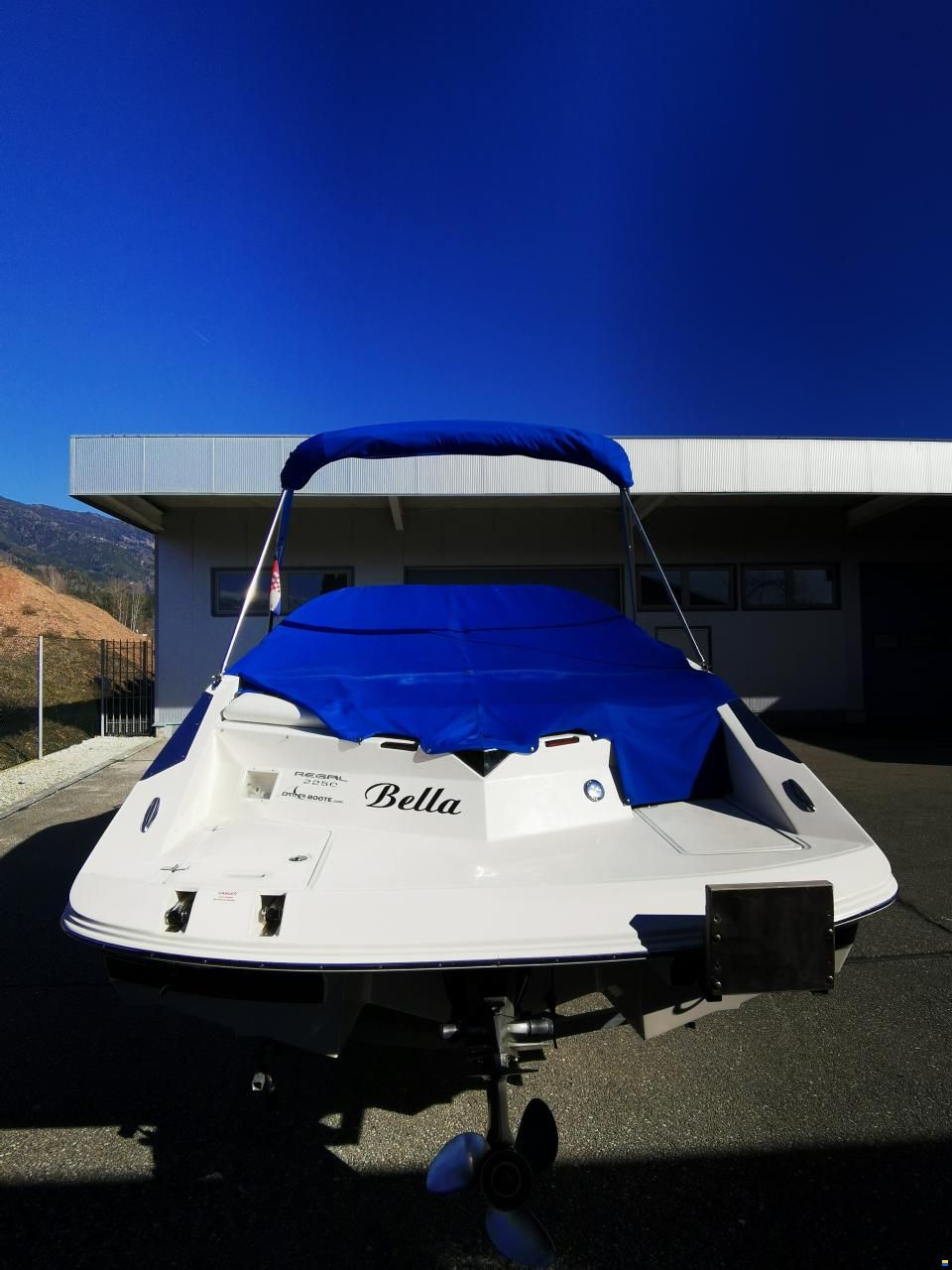 Regal 2250