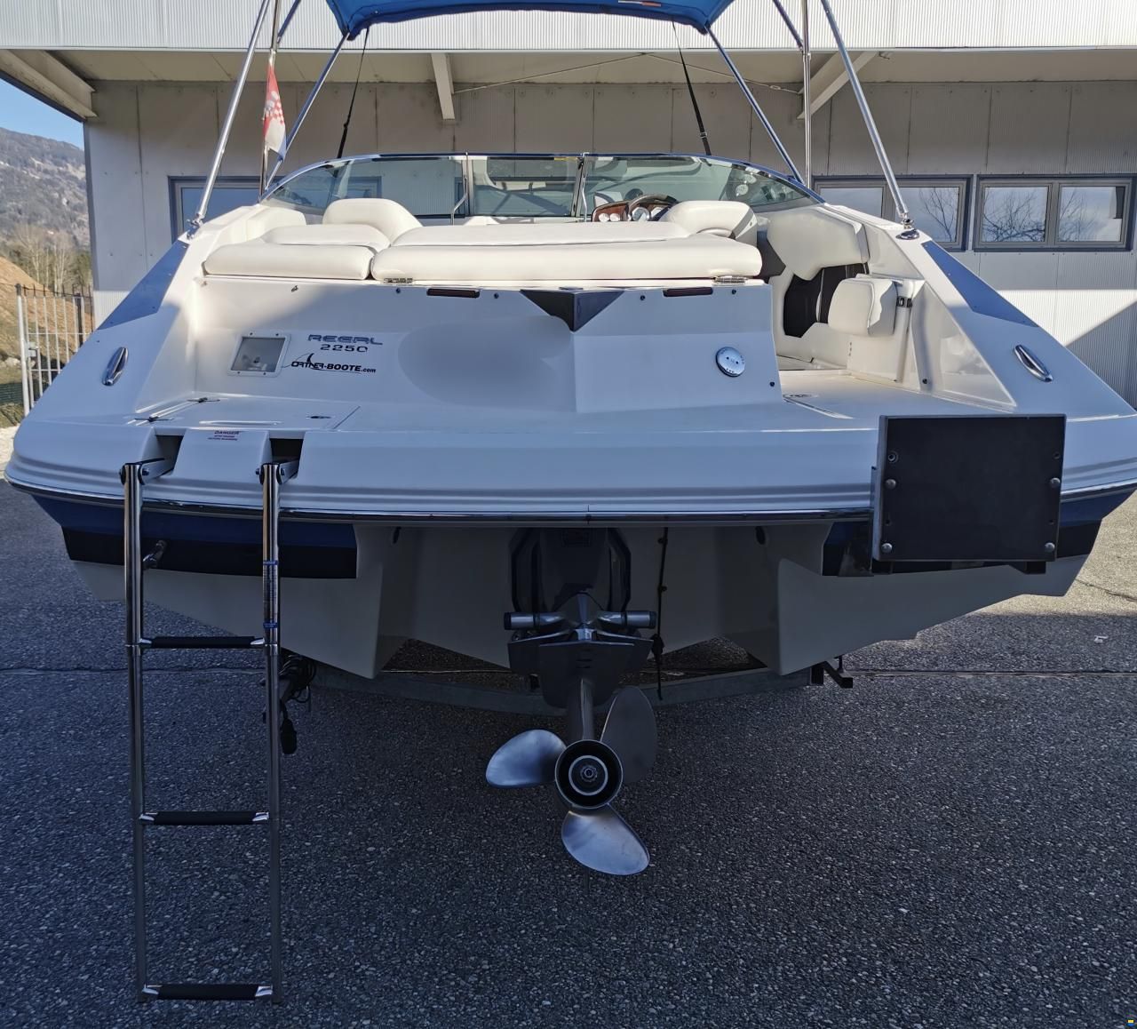 Regal 2250