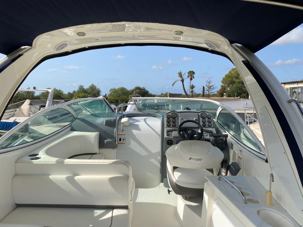 Cruisers 300 Express