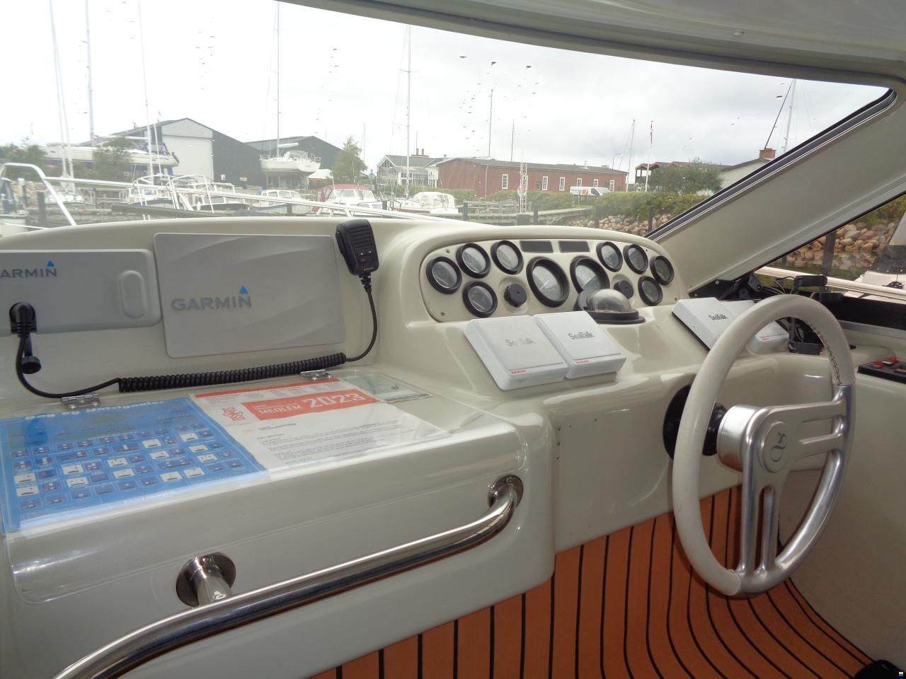 Sealine 360