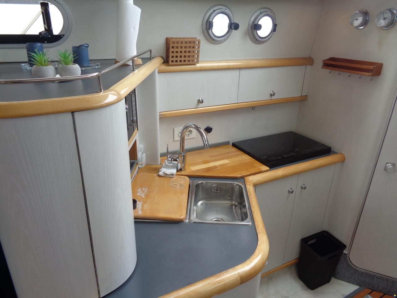 Sealine 360