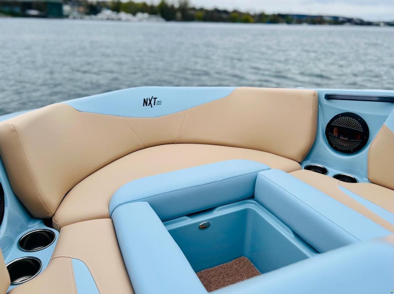 MasterCraft NXT21 Wakeboard & Wakesurf