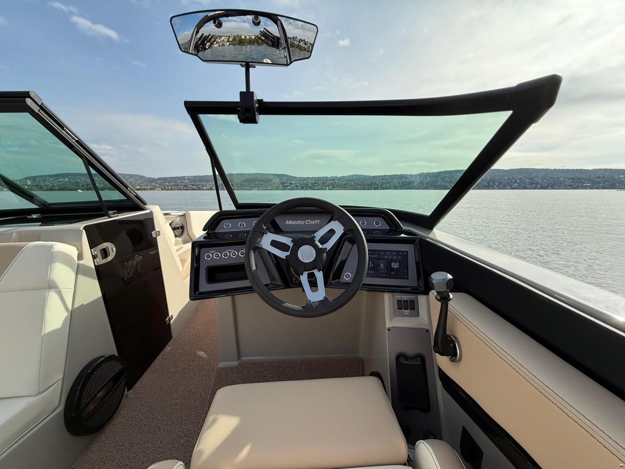 MasterCraft NXT23 Wakeboard & Wakesurf