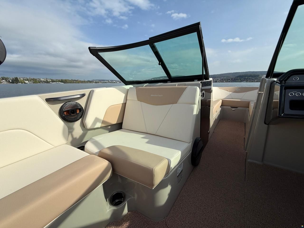 MasterCraft NXT23 Wakeboard & Wakesurf