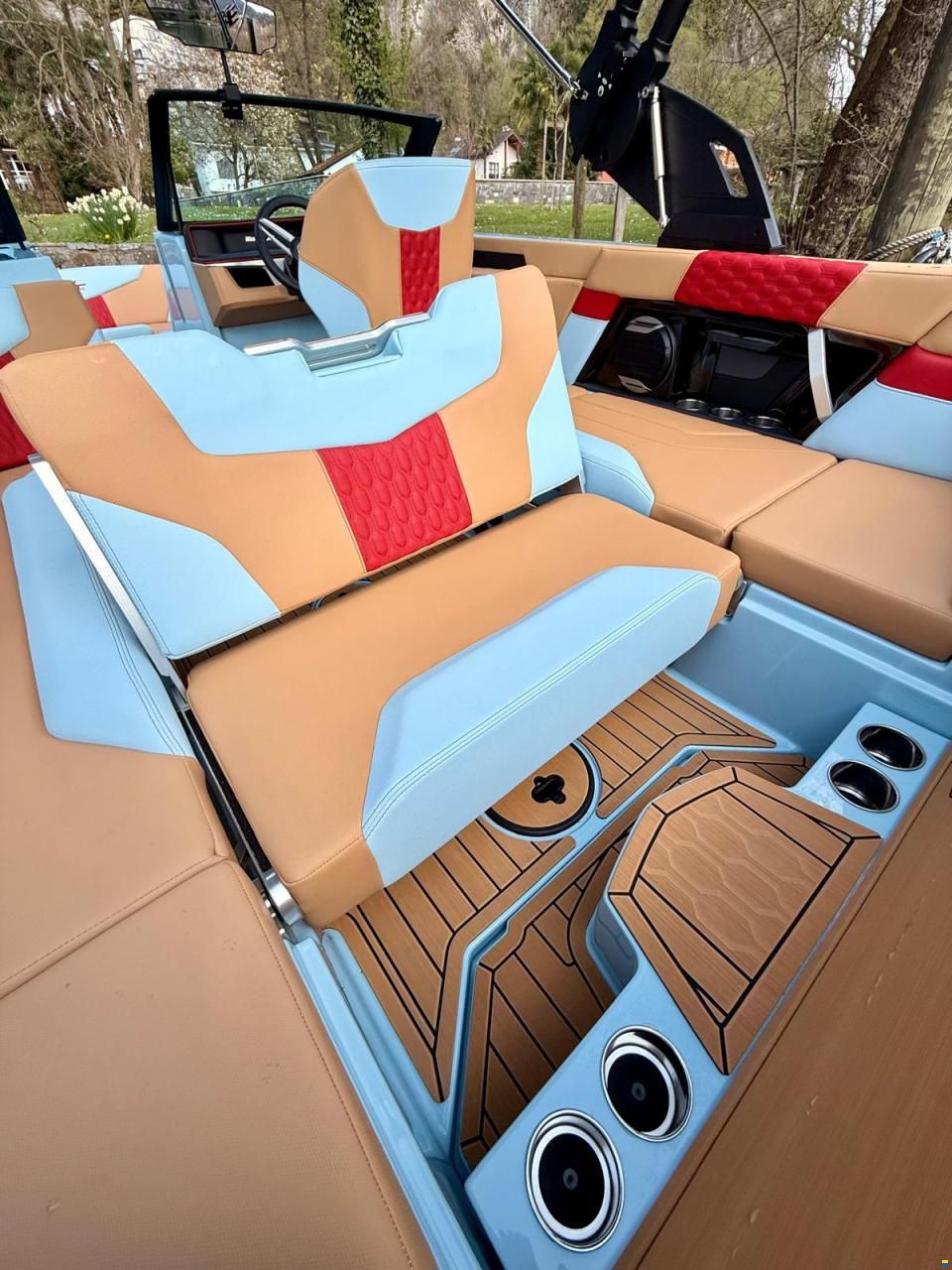 MasterCraft XT22 Wakeboard & Wakesurf