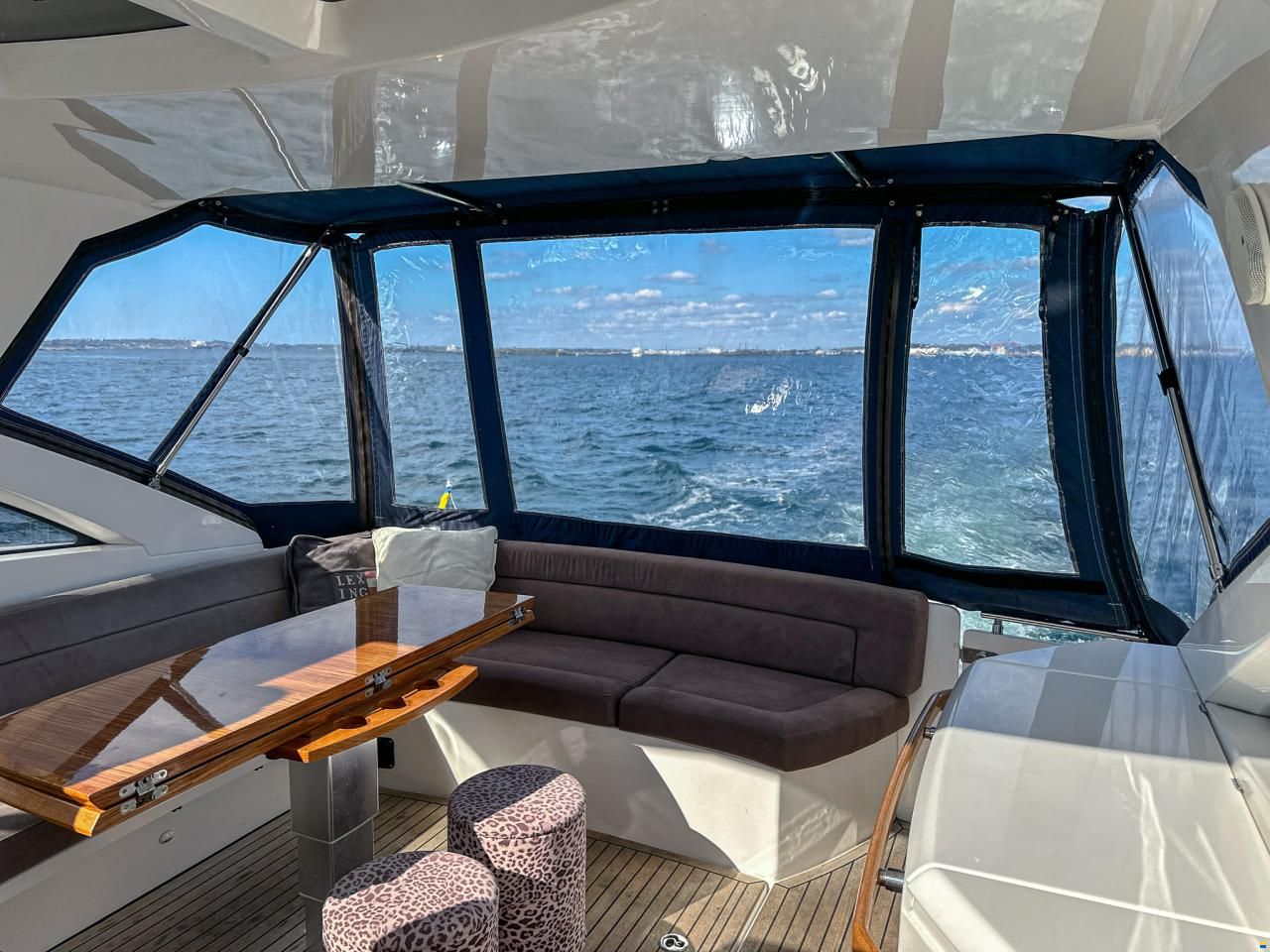 Windy 44 Chinook