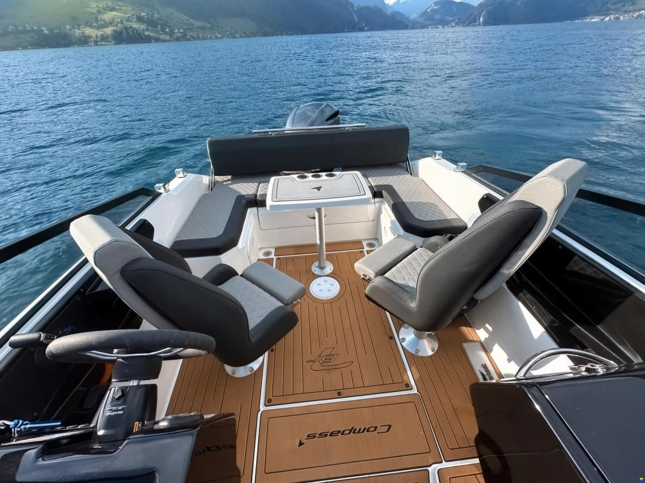 Compass Boats Bowrider BR7
