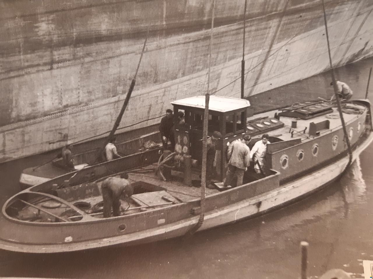 John Cockerill 1945 Custom woonboot