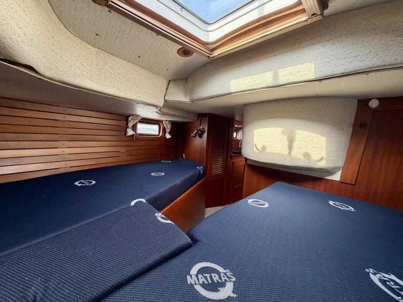 Hallberg-Rassy 352