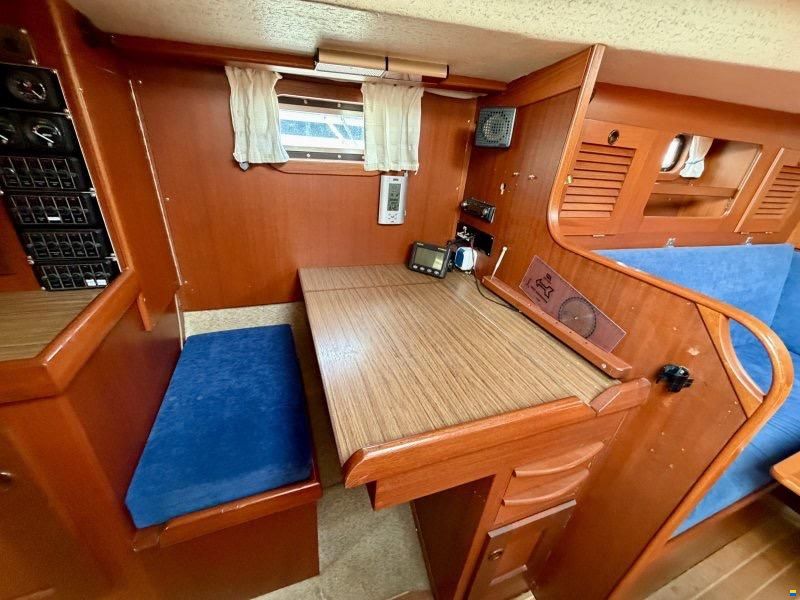 Hallberg-Rassy 352
