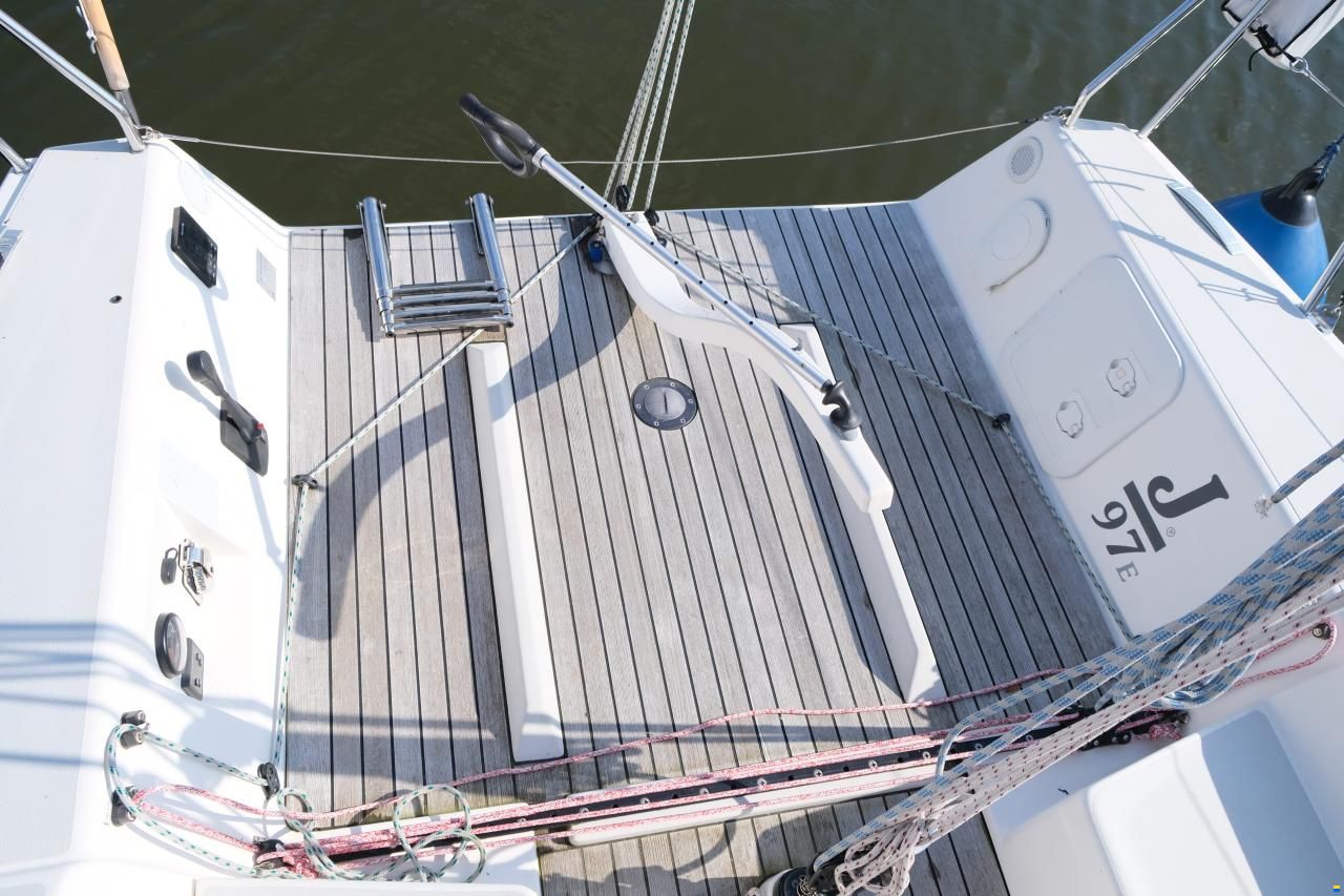 J Boats J/97E