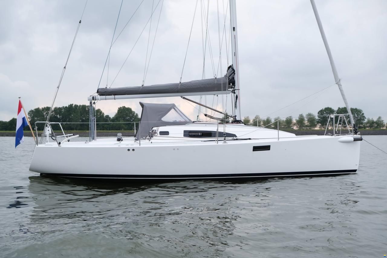 J Boats J/97E