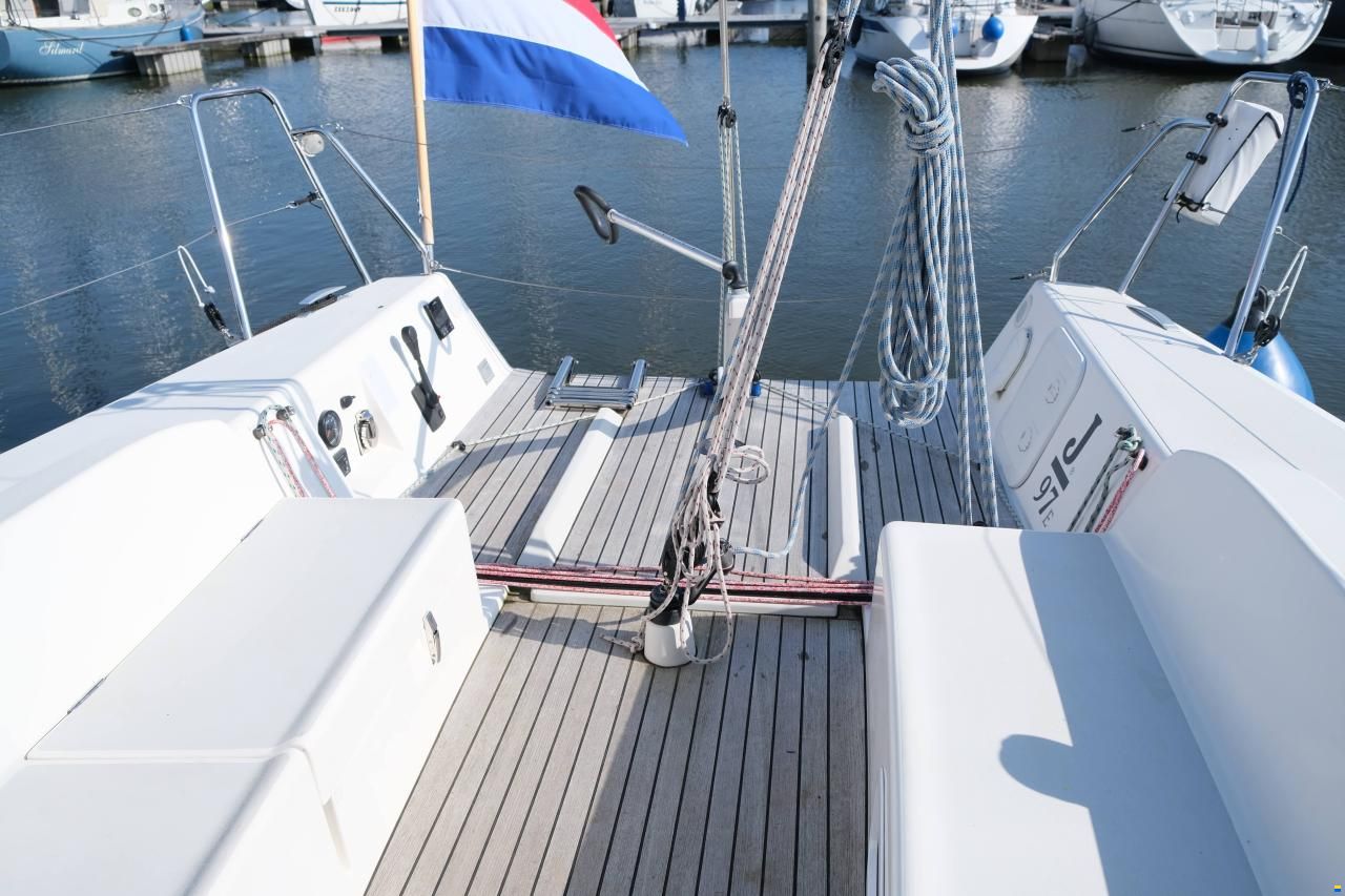 J Boats J/97E