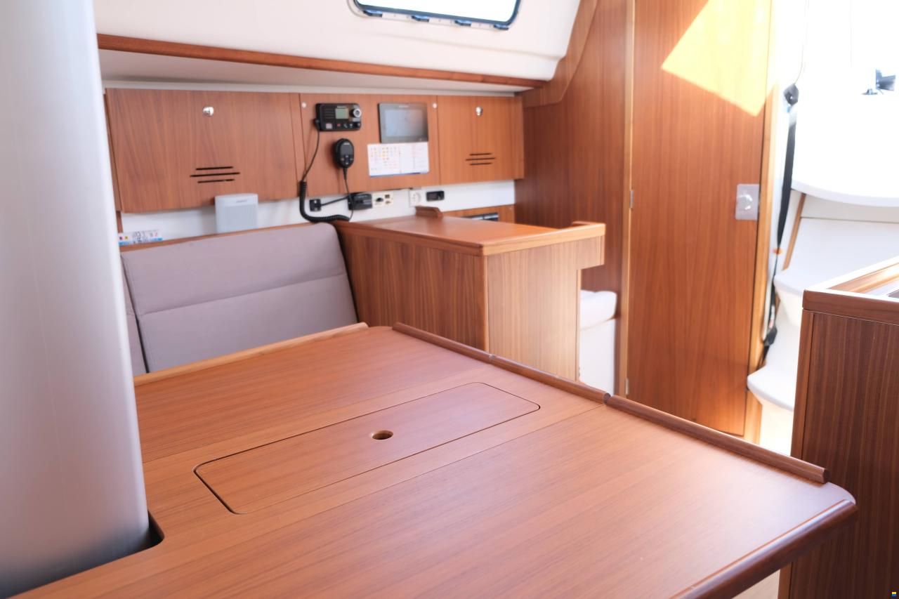 J Boats J/97E