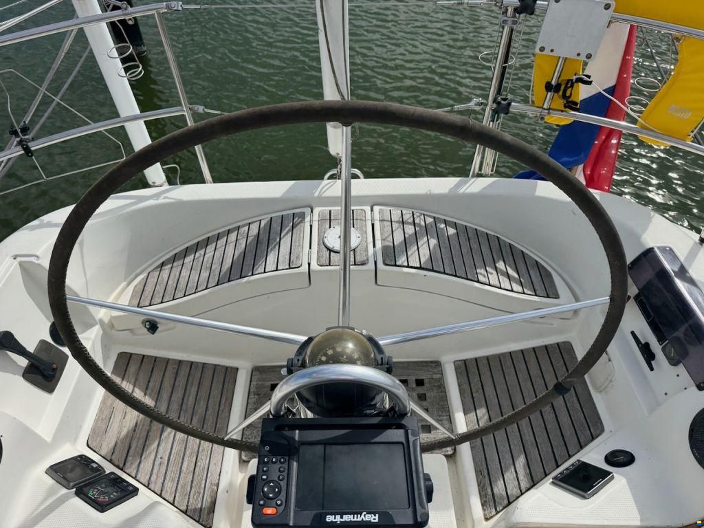 Beneteau First 38s5