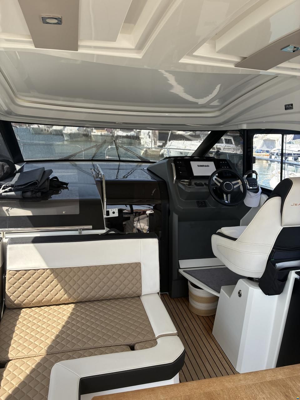 Jeanneau Leader 33
