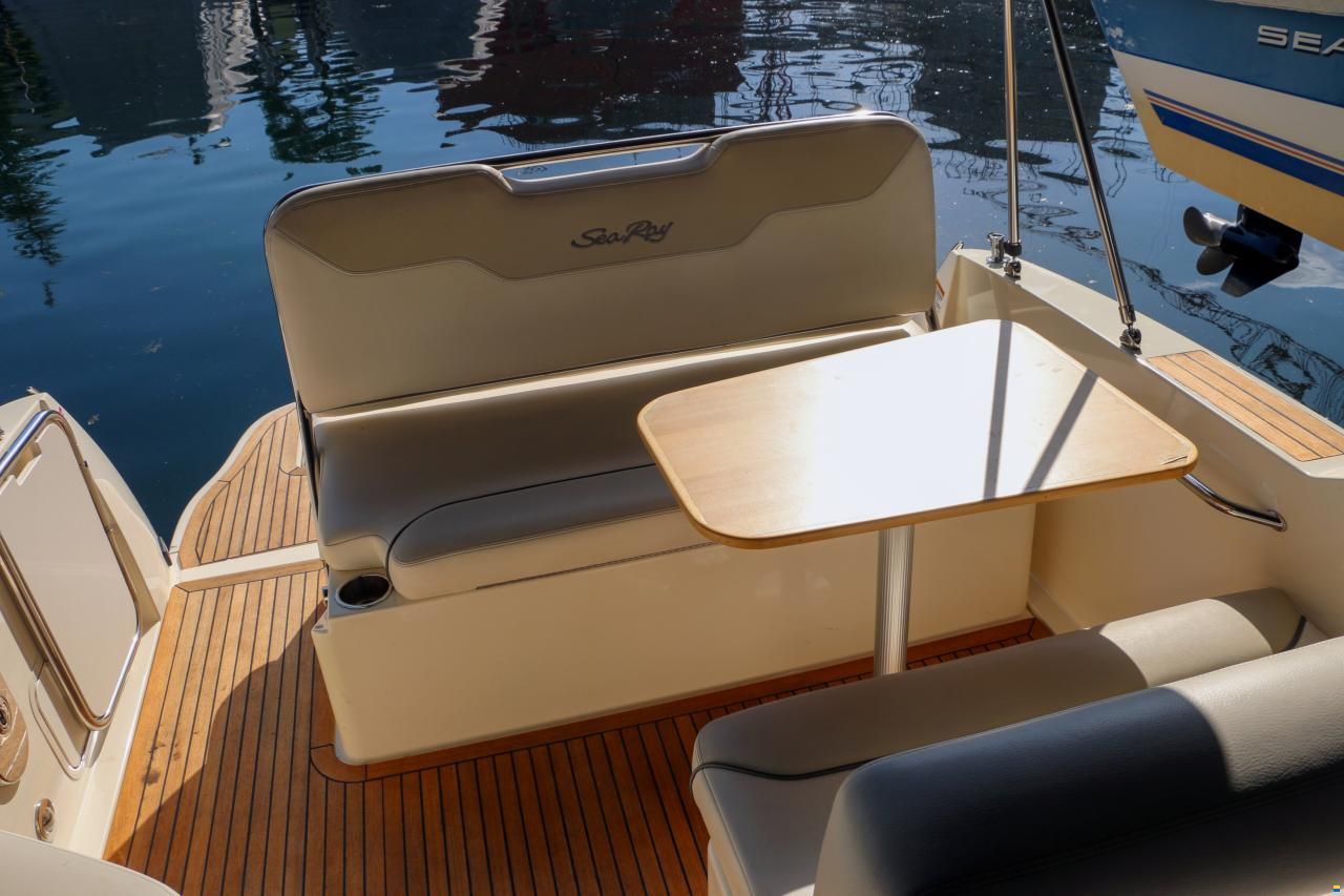 Sea Ray 255 Sundancer