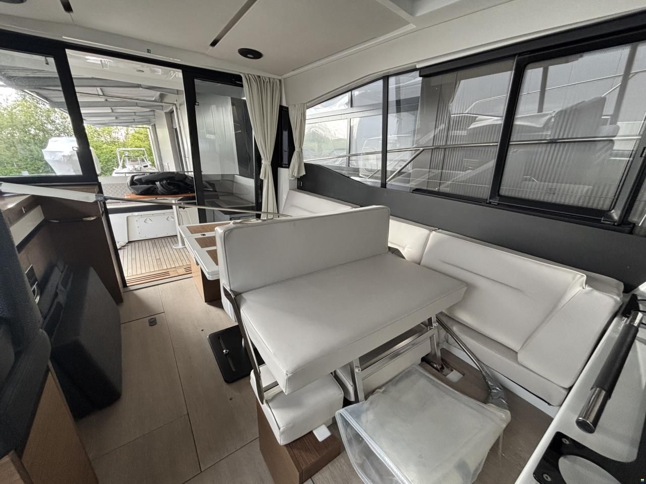 Jeanneau NC 37