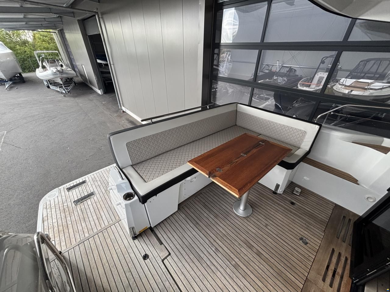 Jeanneau NC 37