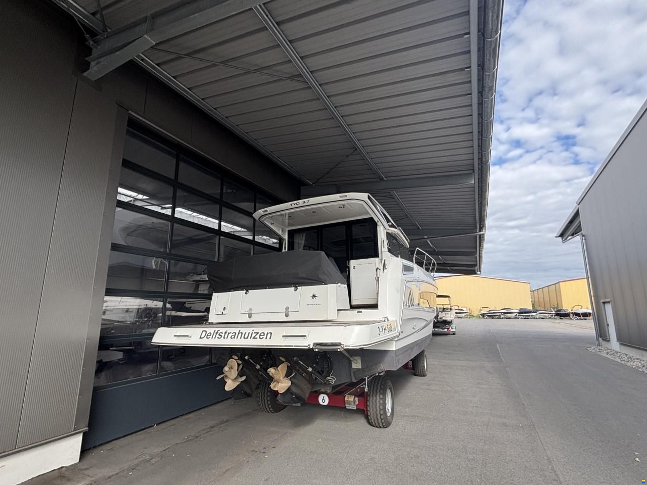 Jeanneau NC 37