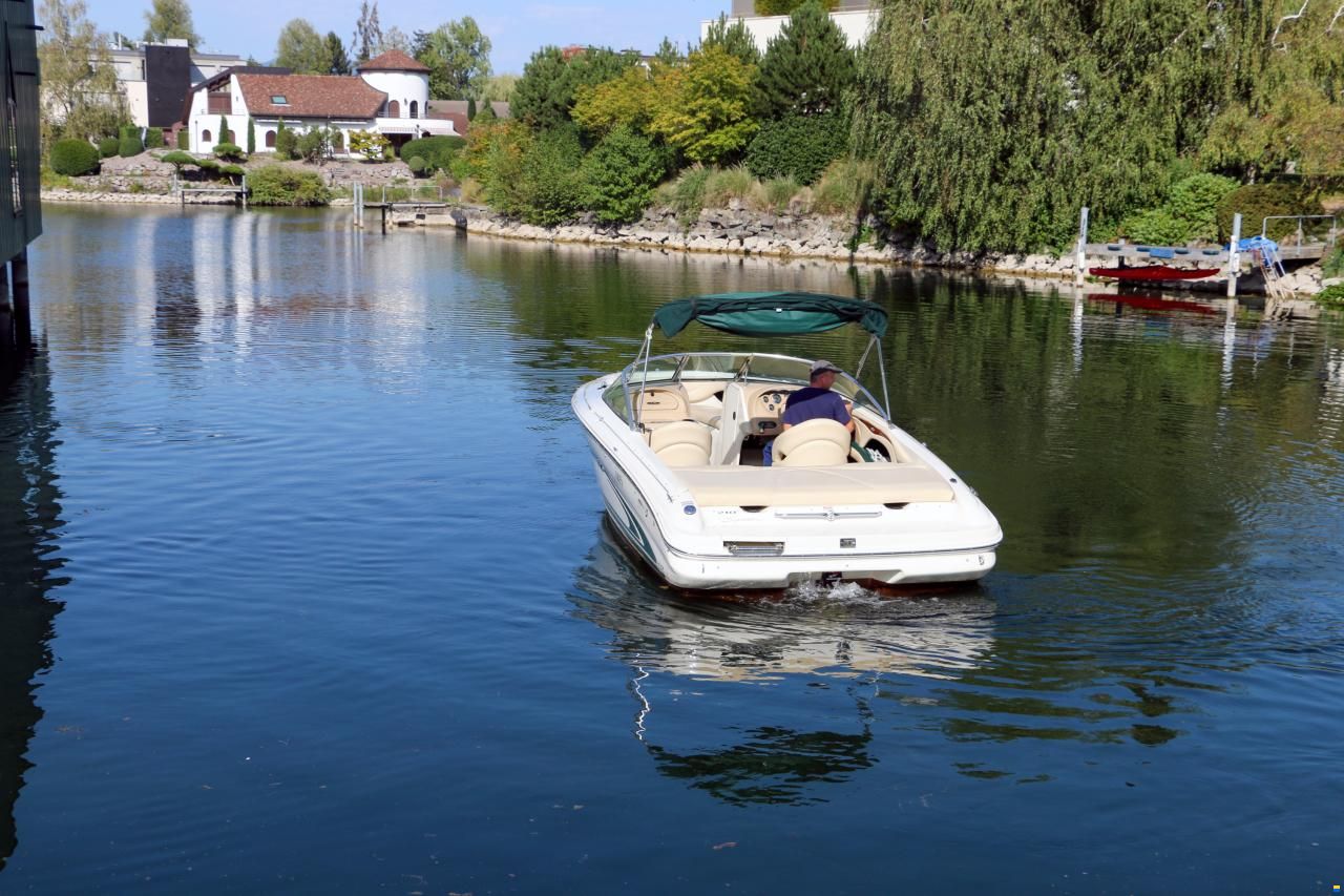 Sea Ray 210 Bow Rider