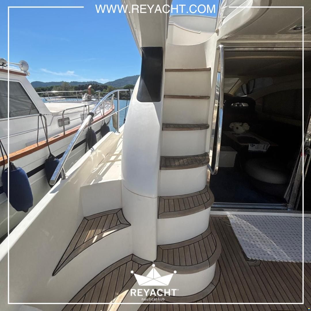 Azimut 46 Fly