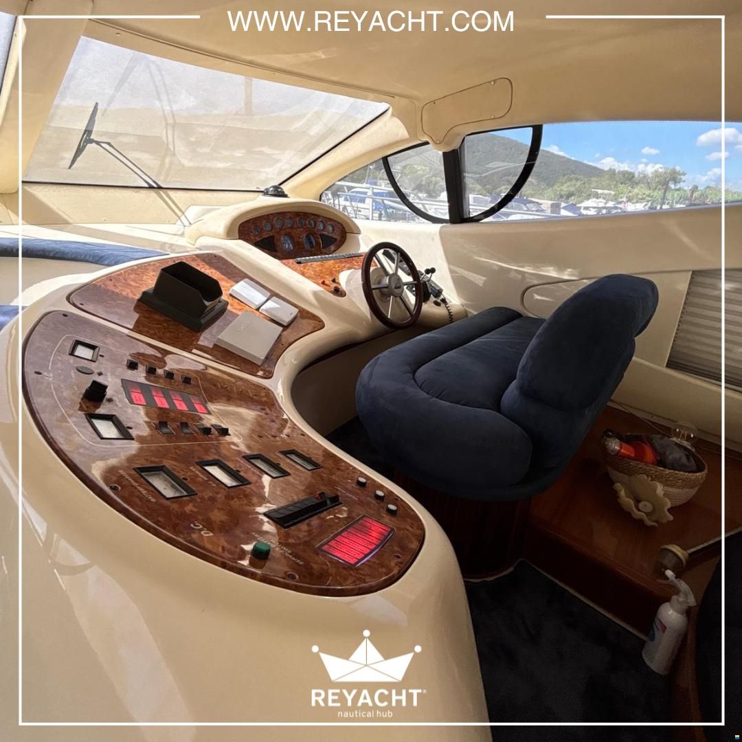 Azimut 46 Fly