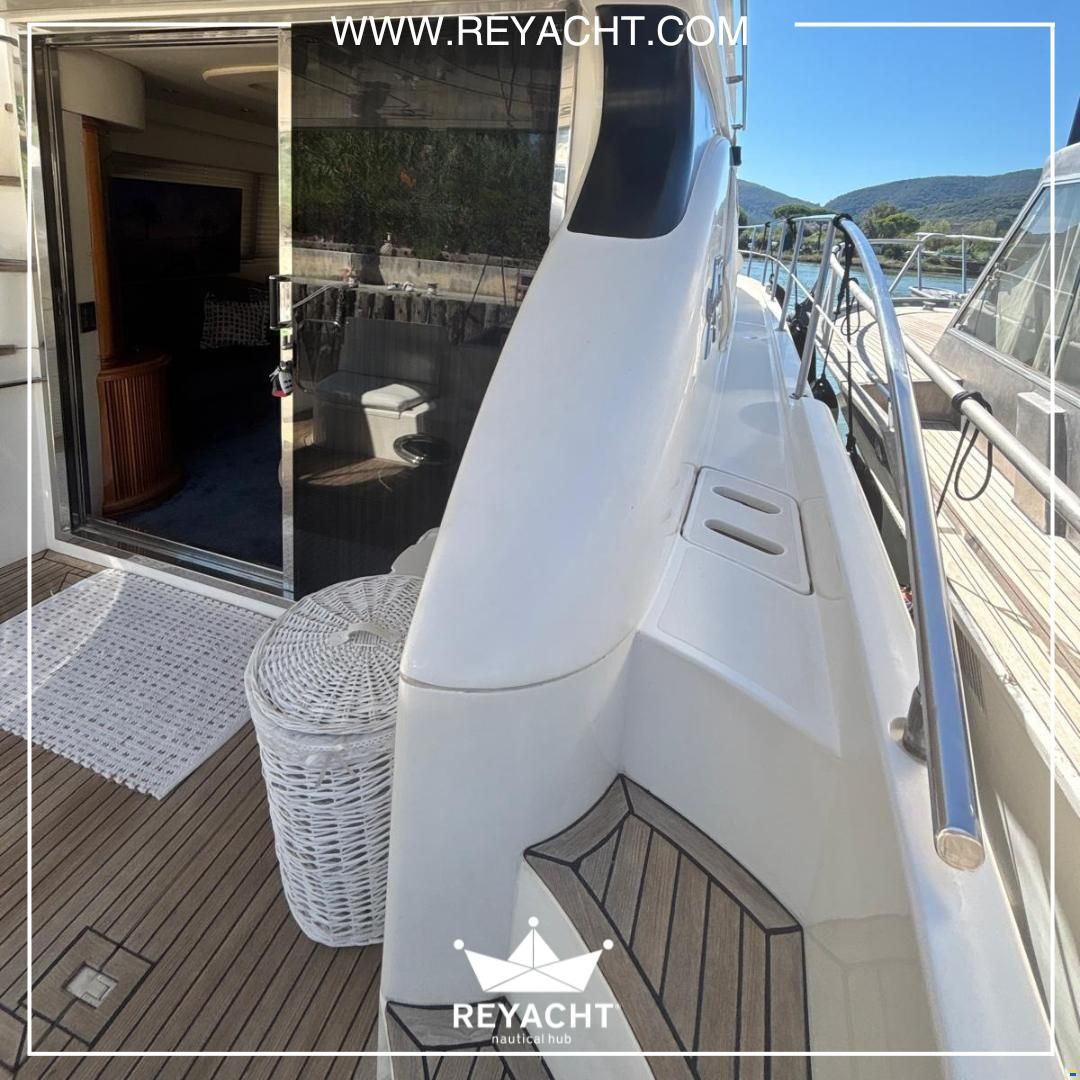 Azimut 46 Fly