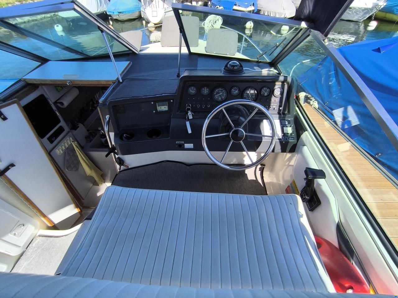 Sea Ray 220