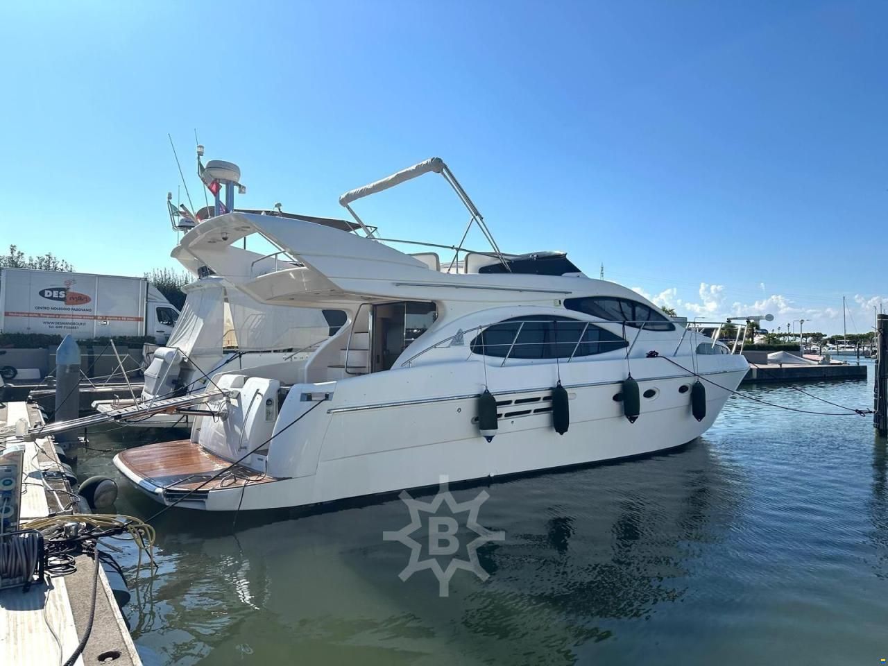 Azimut 46