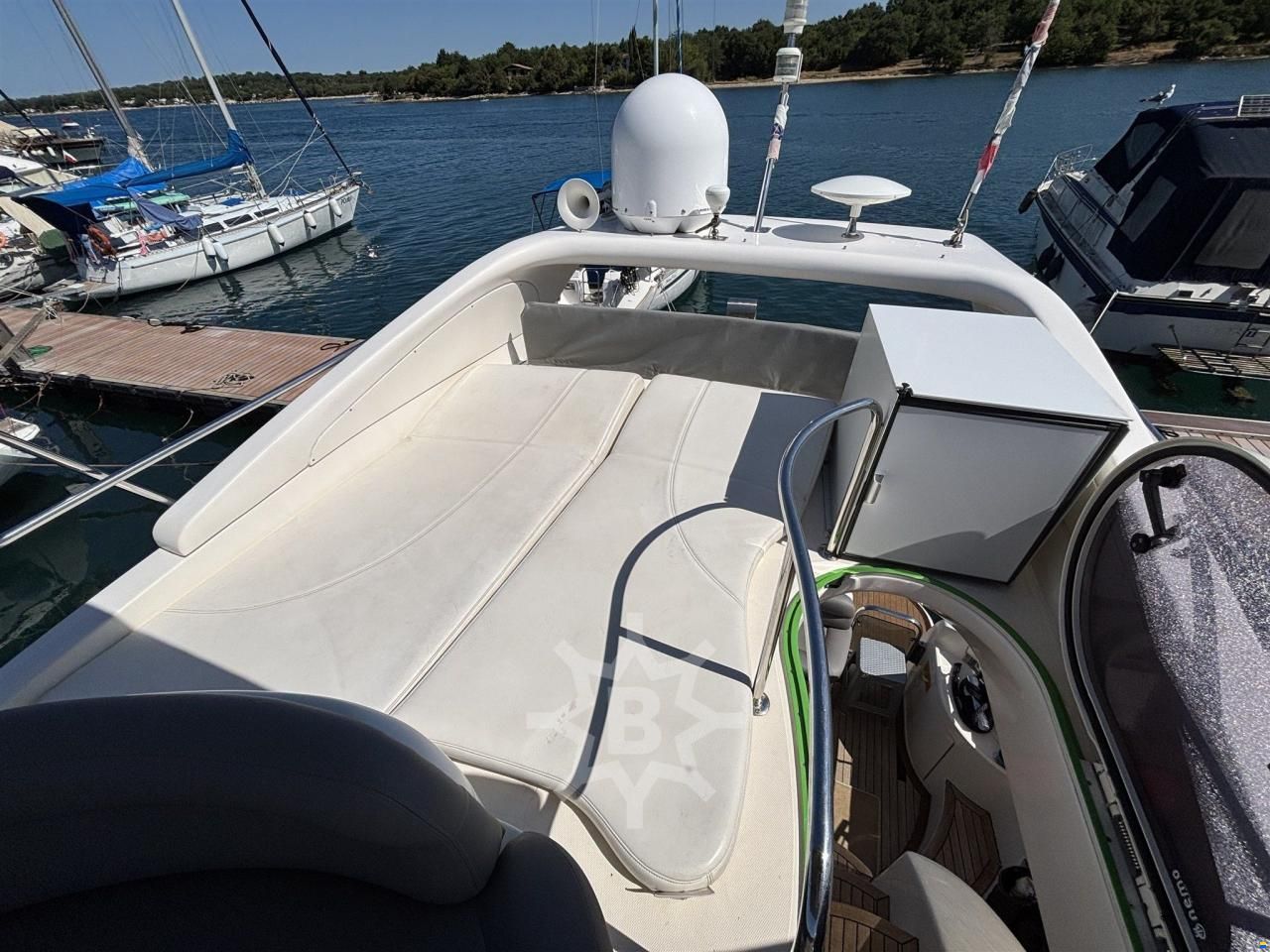 Azimut 42E