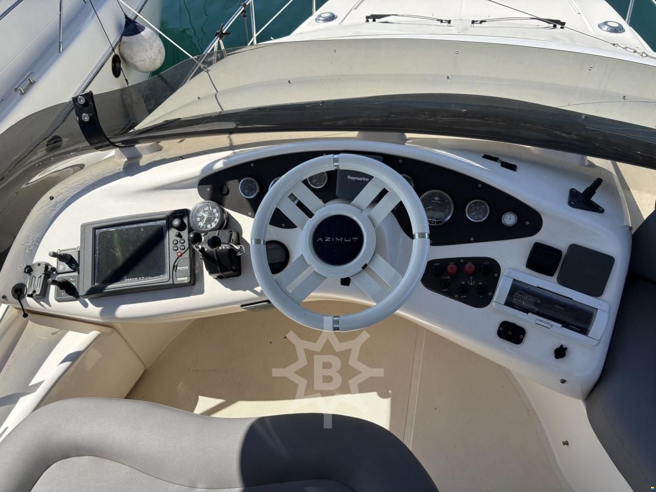 Azimut 42E