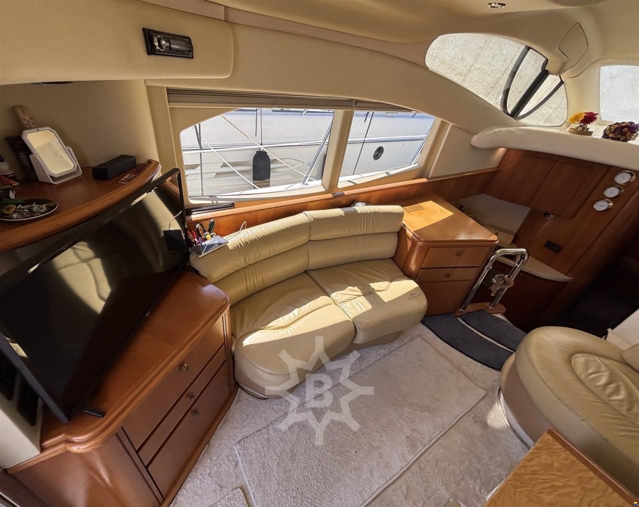 Azimut 42E