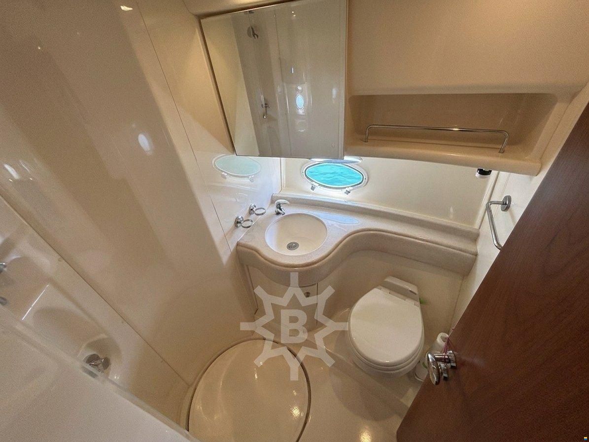 Azimut 42E