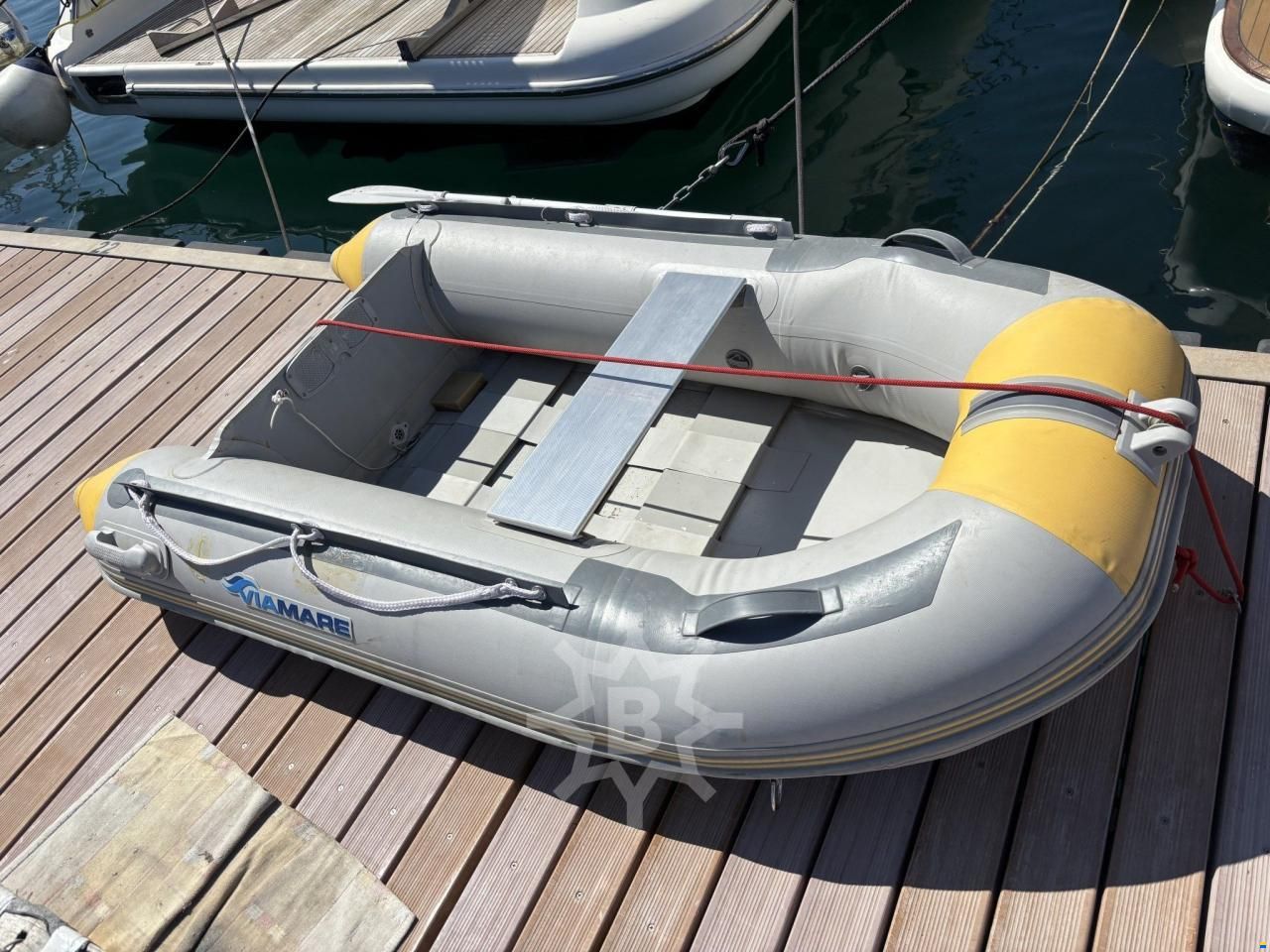Azimut 42E