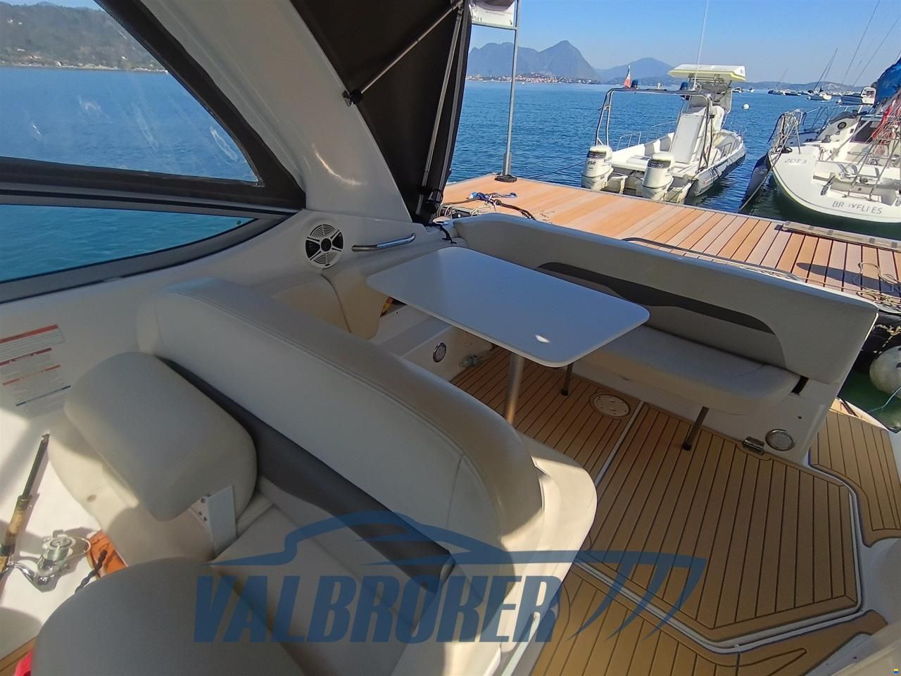 Chaparral Signature 280