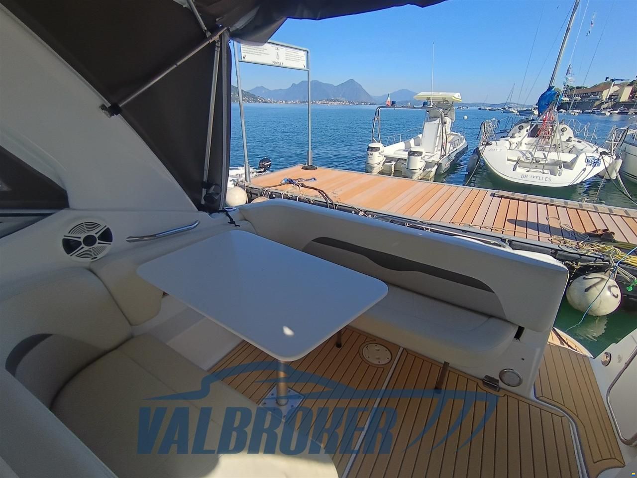 Chaparral Signature 280