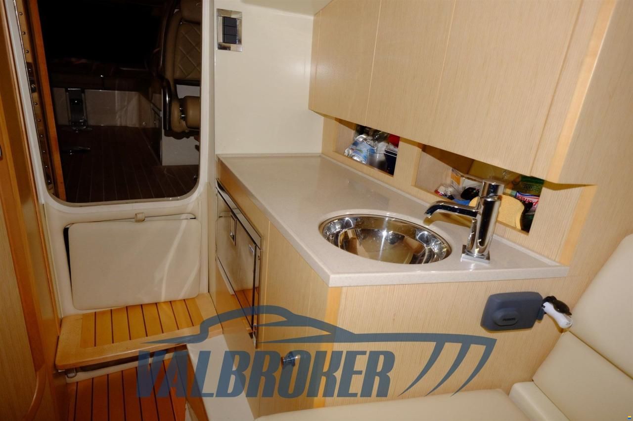 Chris Craft CORSAIR 32