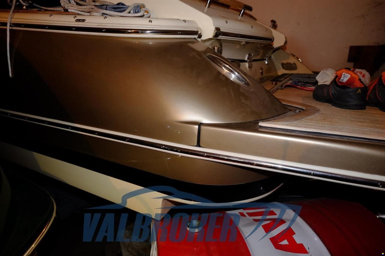 Chris Craft CORSAIR 32