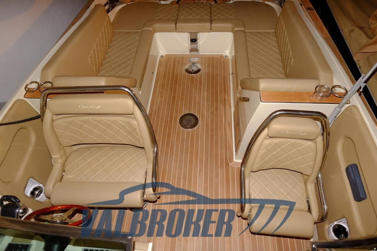 Chris Craft CORSAIR 32