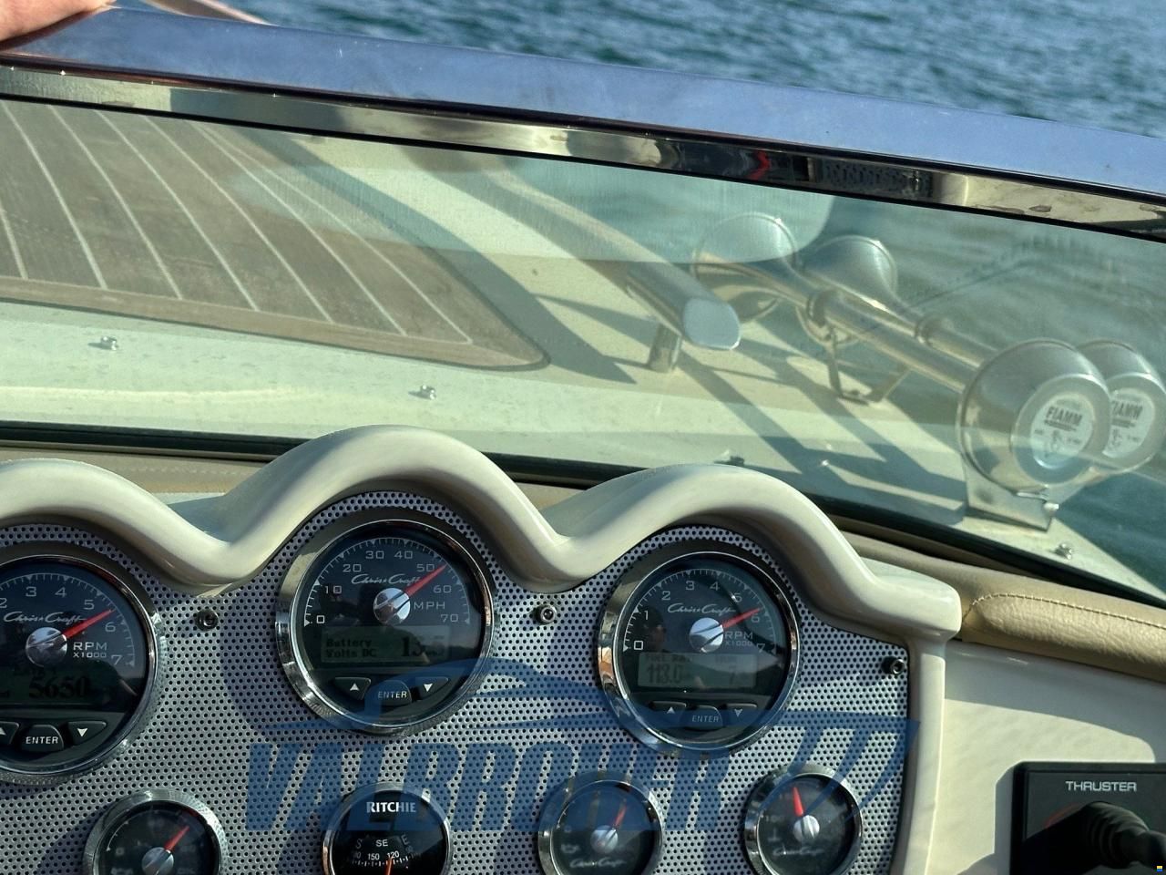 Chris Craft CORSAIR 32