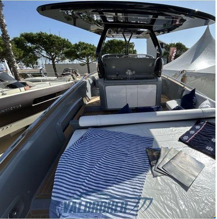 Invictus GT320