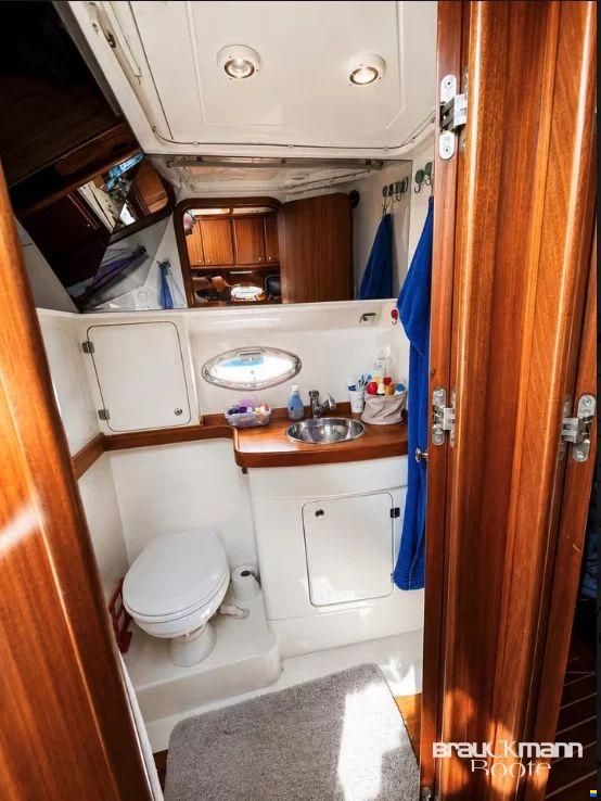 Viking 34 Sedan