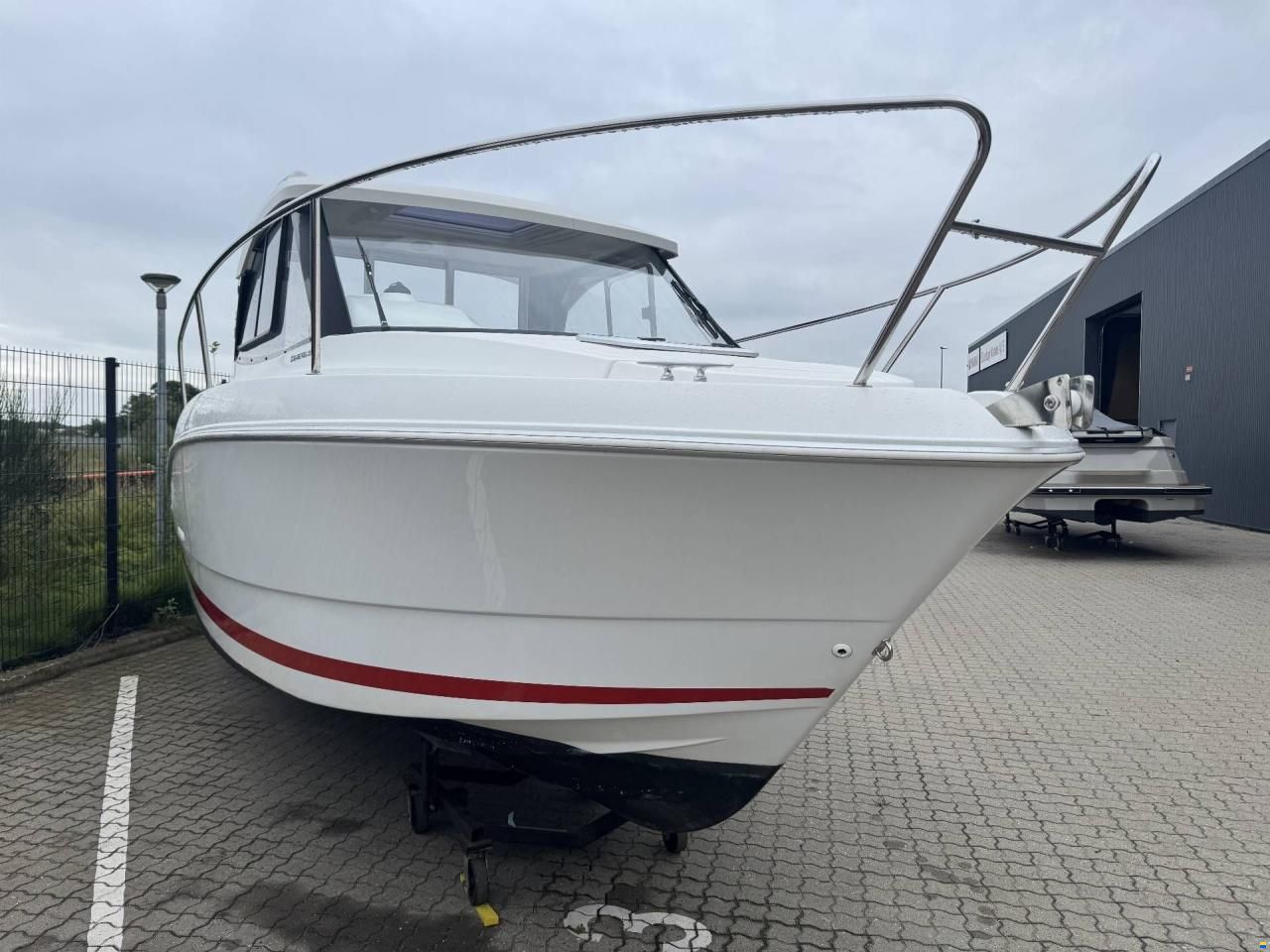 Beneteau Antares 6.80 - Yamaha F115