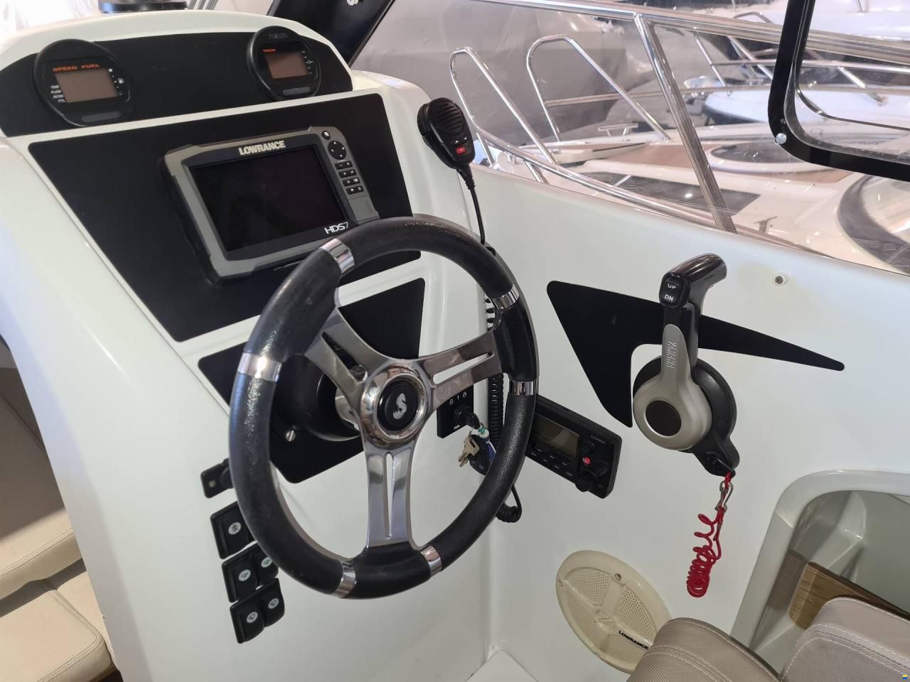 Beneteau Antares 6.80 - Yamaha F115