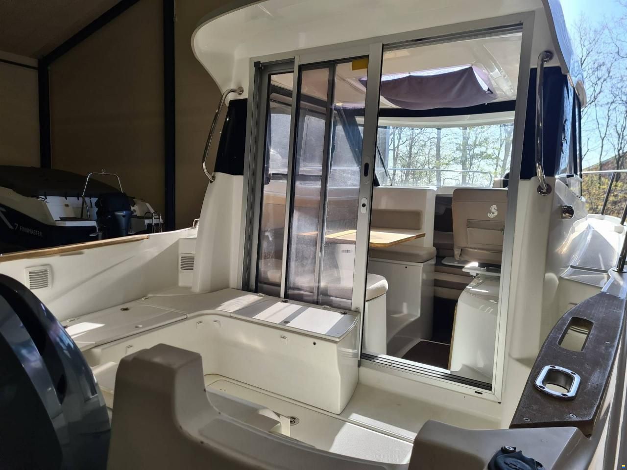 Beneteau Antares 6.80 - Yamaha F115
