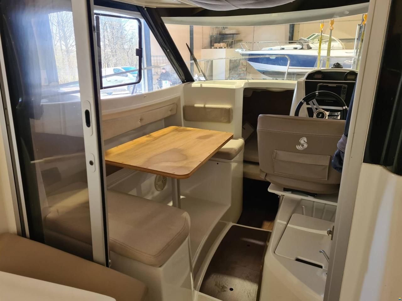 Beneteau Antares 6.80 - Yamaha F115