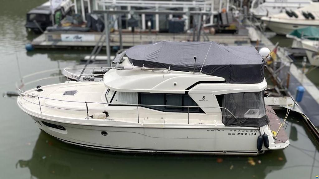 Beneteau Swift Trawler 35