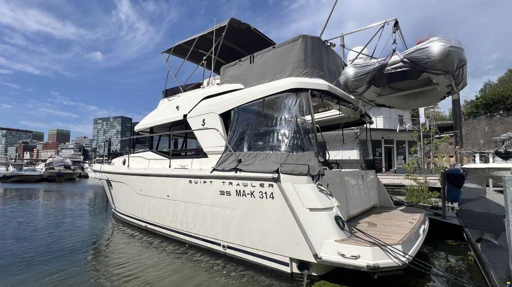 Beneteau Swift Trawler 35