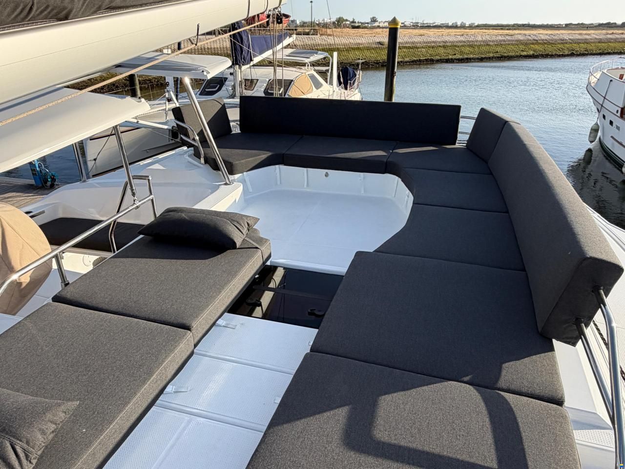 Fountaine Pajot 44